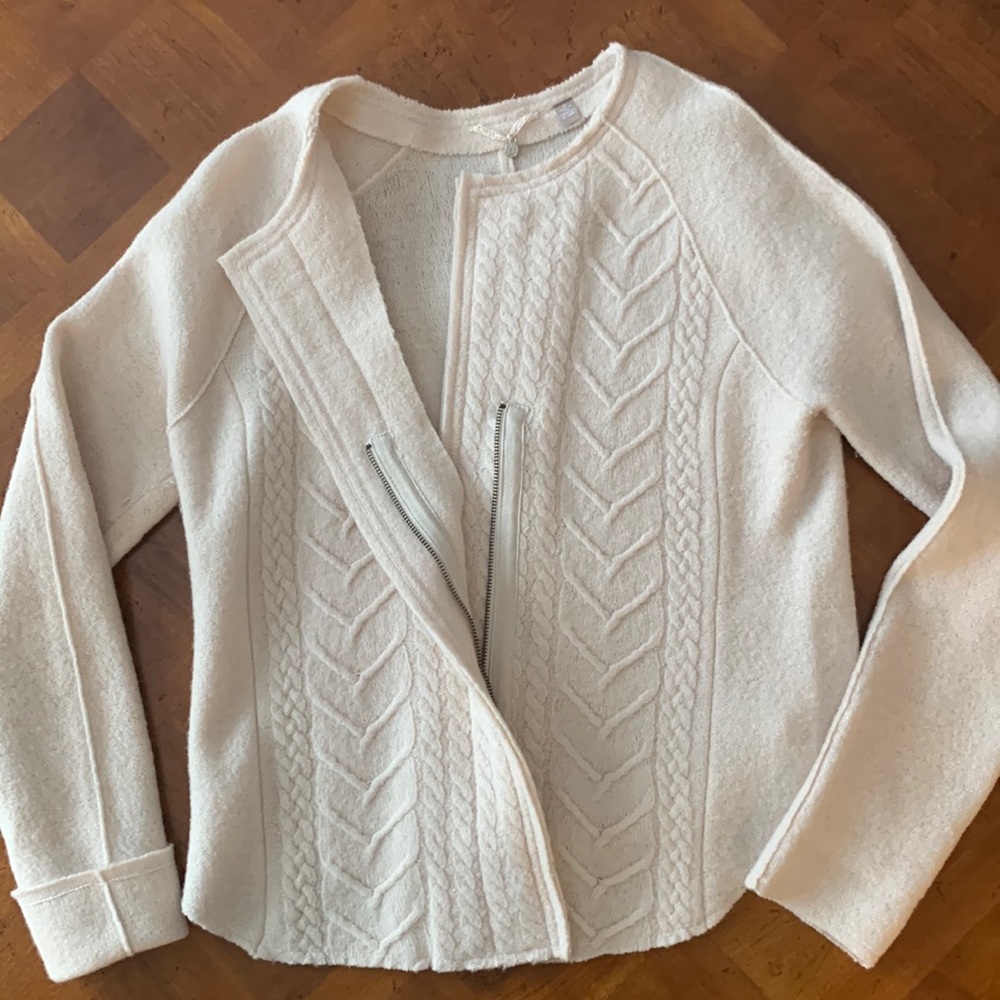 Knitted and Knotted Cream Wool Sweater Zip Front-M
